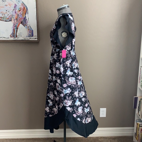 Betsey Johnson deep V floral dress size medium - Picture 2 of 4
